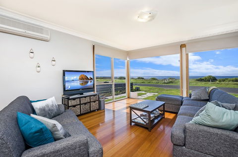The Waves - Accommodation Nelson Bay 6