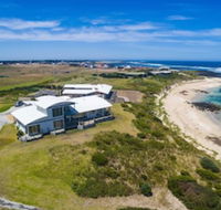 WYTONIA 3 PENTHOUSE - Accommodation Nelson Bay