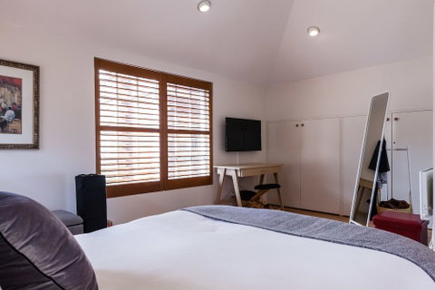 VERA, 1BDR South Melbourne Apartment - Accommodation Nelson Bay 0