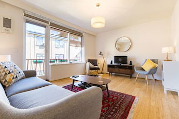ROSIE, 2BDR St.Kilda Apartment - Accommodation Nelson Bay 0
