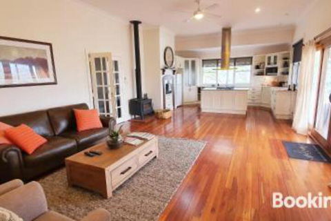 Ironbark Estate - Accommodation Nelson Bay 0