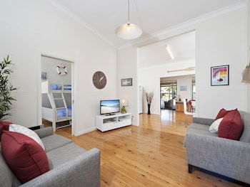 Fingal Beach Shack - Nelson Bay Accommodation.com 0