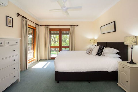 Stay In Mudgee - Accommodation Nelson Bay 3