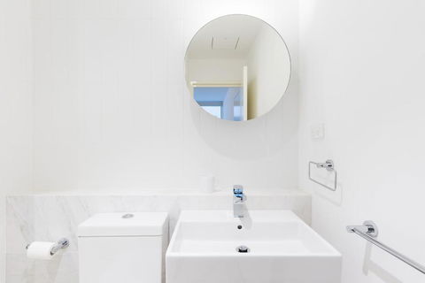 Amazing Location 1BR Apartment In Melbourne CBD - Nelsons Bay Accommodation 3