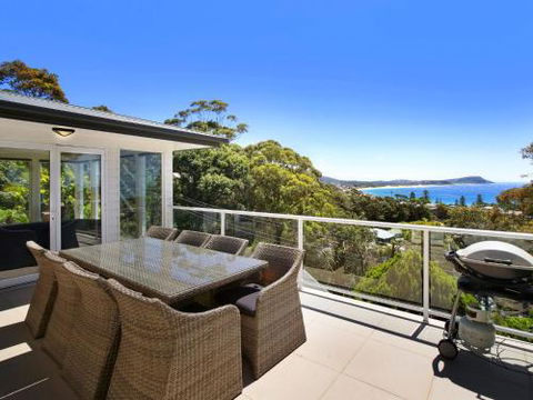 Ocean Breeze 41 Kurrawyba Avenue Terrigal - Accommodation Nelson Bay 3