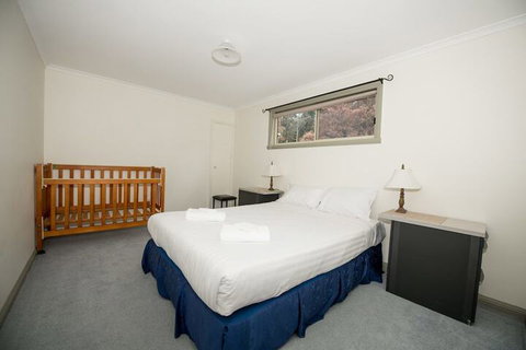 Hilltop Haven - Accommodation Nelson Bay 7