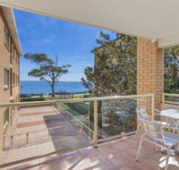 South Pacific Unit 6 Amazing unit opposite the beach. - Accommodation Nelson Bay