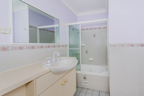 Pebble Pde 1 / 14 Fingal Bay - Nelson Bay Accommodation.com 5