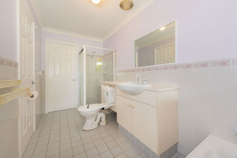 Pebble Pde 1 / 14 Fingal Bay - Nelson Bay Accommodation.com 6