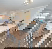 Pebble Pde 1 / 14 Fingal Bay - Nelson Bay Accommodation.com