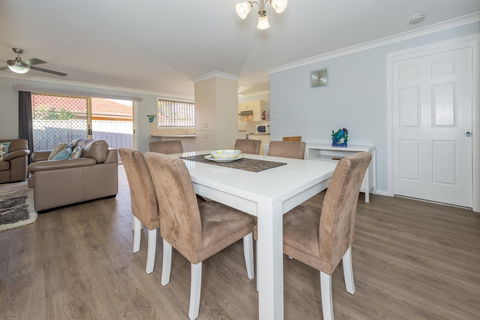 Pebble Pde 1 / 14 Fingal Bay - Nelson Bay Accommodation.com 0