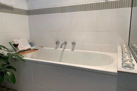 Short Stays Gippsland (Newborough) - Nelson Bay Accommodation.com 5