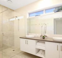 18 on Rayner - swish apartment Myrtleford - Accommodation Nelson Bay