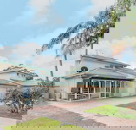 Occy's at Fingal Bay - Nelson Bay Accommodation.com