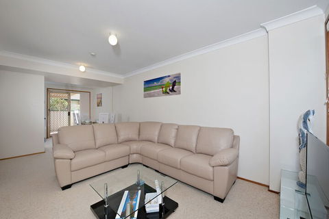 Beachcomber At Fingal Bay - Nelson Bay Accommodation.com 1