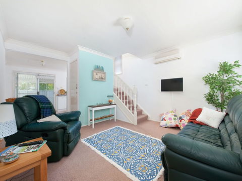 Reef Close Townhouse 3 7 - Nelson Bay Accommodation.com 2