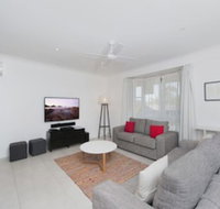 Ronald Avenue 101 Sea Behind The Trees - Accommodation Nelson Bay