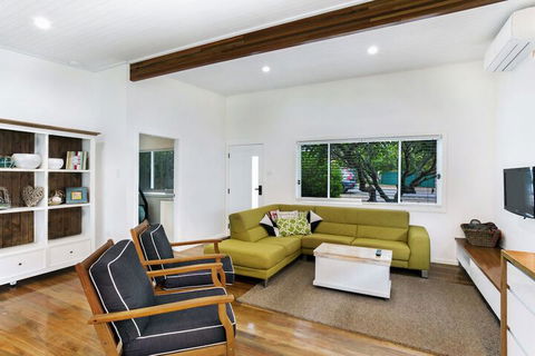 The Beach House 13 Market Street - Nelson Bay Accommodation.com 3