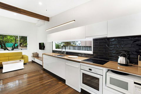 The Beach House 13 Market Street - Nelson Bay Accommodation.com 2