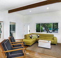 The Beach House 13 Market Street - Nelson Bay Accommodation.com