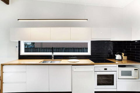 The Beach House 13 Market Street - Nelson Bay Accommodation.com 4