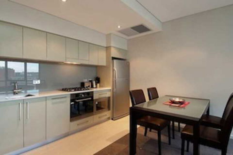 Astra Apartments Sydney - George St - Accommodation Nelson Bay 4
