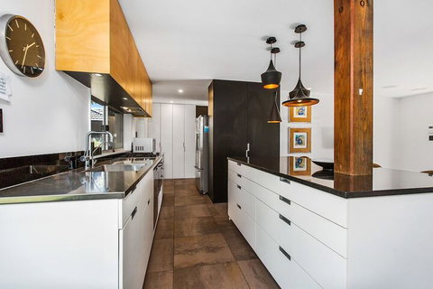 CABARITA BEACH HOUSE 53 - Nelson Bay Accommodation.com 3