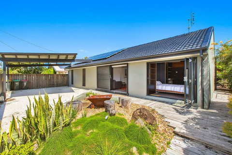 CABARITA BEACH HOUSE 53 - Nelson Bay Accommodation.com 2