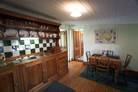 Sarahs Cottage - Accommodation Nelson Bay 2