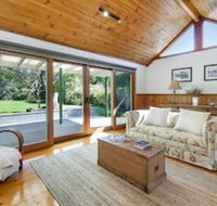Abrahams on Bank - Accommodation Nelson Bay