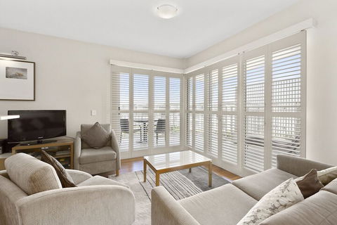 RESORT On The BEACH 4302 - Accommodation Nelson Bay 2
