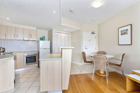 RESORT On The BEACH 6126 27 - Accommodation Nelson Bay 2