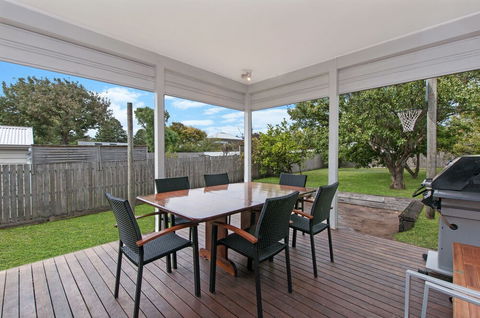 Raasay House - Accommodation Nelson Bay 6