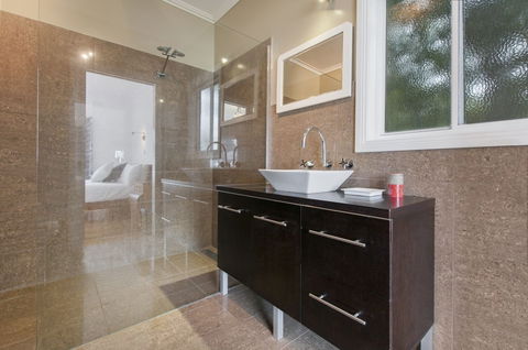 Raasay House - Accommodation Nelson Bay 1