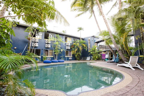 Mad Monkey Backpackers Village - Accommodation Nelson Bay 2