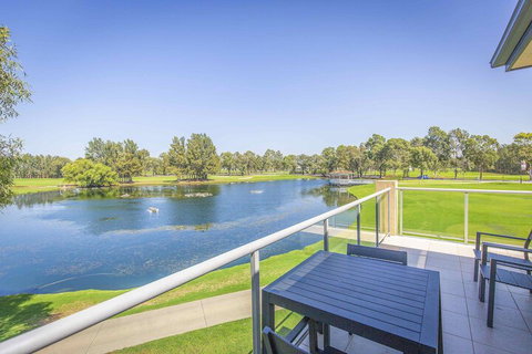 Villa On The Green - Accommodation Nelson Bay 5