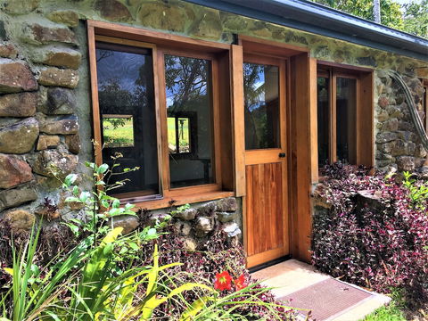 Palm Grove Rainforest Retreat - Accommodation Nelson Bay 2