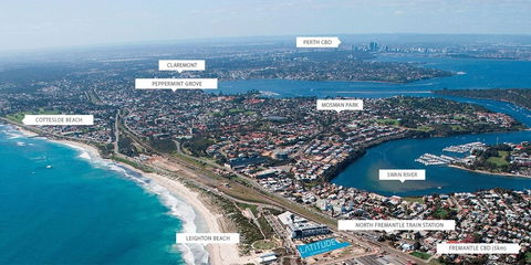 River Front Architect Villa - Accommodation Nelson Bay 0