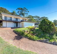 Lentara St 12 - Fingal Bay - Nelson Bay Accommodation.com