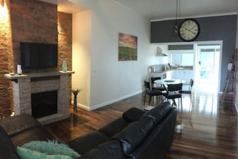 Take 5ive - Accommodation Nelson Bay 0