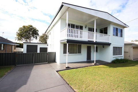 By The Beach At South West Rocks - Accommodation Nelson Bay 2
