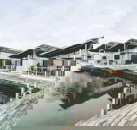 Caves Coastal Bar  Bungalows