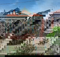 Stunning Inner City House Close to Fish Market - Accommodation Nelson Bay