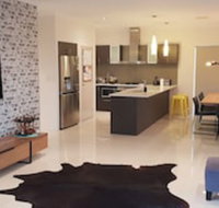 Big House in Melville - Accommodation Nelson Bay