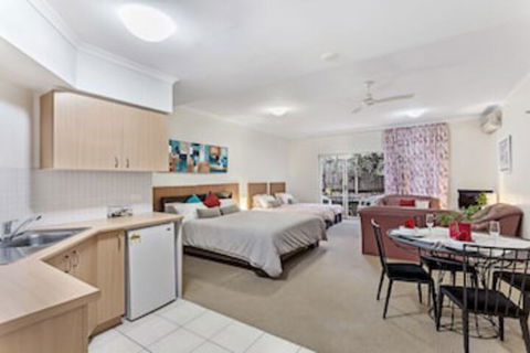 Zenith Studio Unit 3, 10 Messines Street - Accommodation Nelson Bay 0