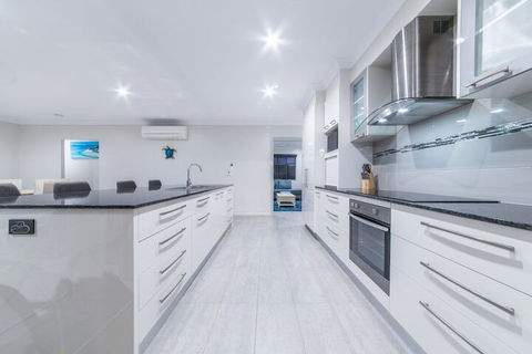 Whitsunday Sands - Cannon Valley - Accommodation Nelson Bay 2
