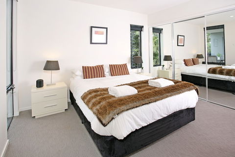 Back Of The Block Bulimba - Accommodation Nelson Bay 1