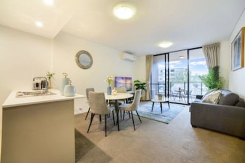 Charming & Spacious Living In A Serene Location - Accommodation Nelson Bay 0