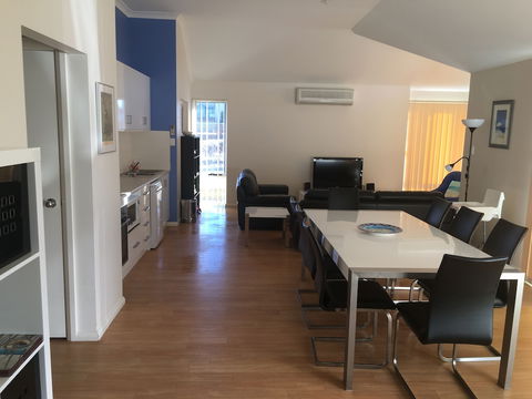 Golf And Beach Retreat - Accommodation Nelson Bay 1