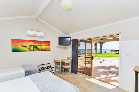RAC Monkey Mia Dolphin Resort - Accommodation Nelson Bay 6